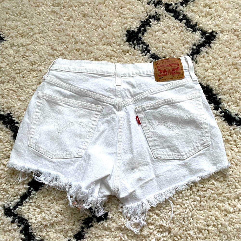 Levi’s high rise 501 shorts size 27 brand new